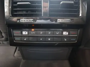 Volkswagen Touareg R-Line 3.0 V6 TSI DSG 4Motion P