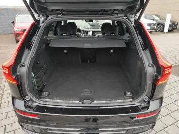 VOLVO XC60 B4 Ultimate Dark Diesel AWD 360 Kamera Pano