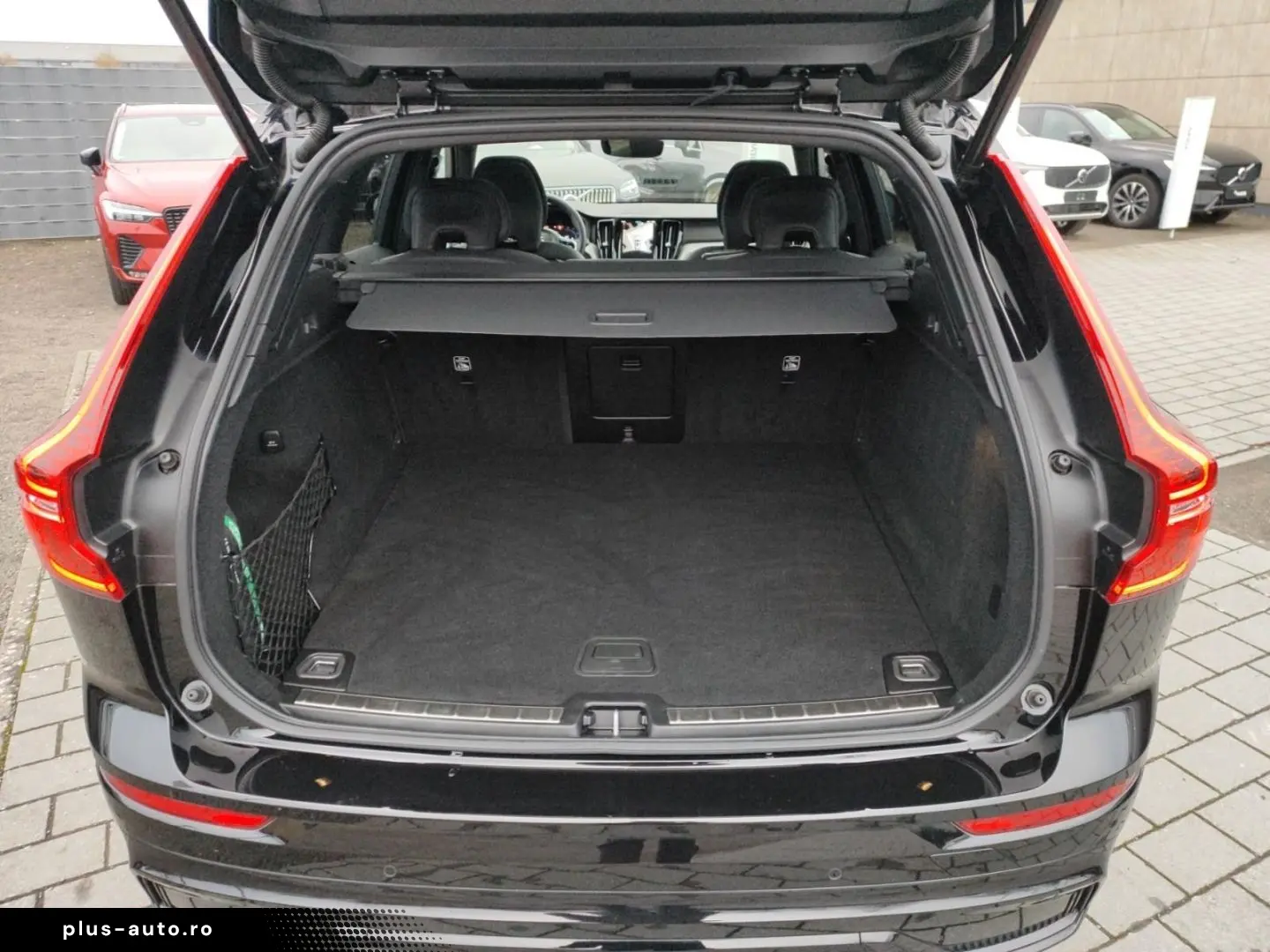 VOLVO XC60 B4 Ultimate Dark Diesel AWD 360 Kamera Pano