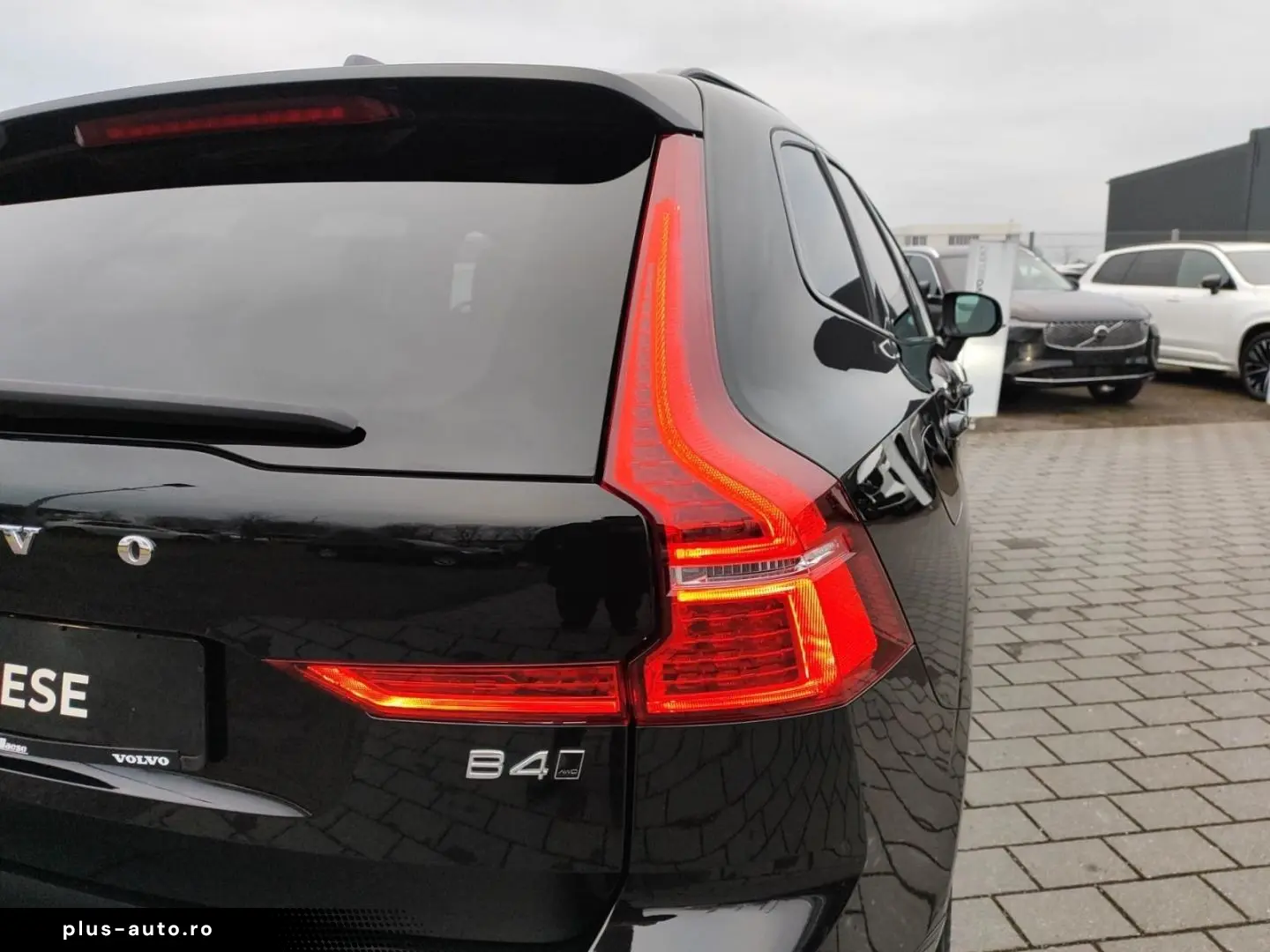 VOLVO XC60 B4 Ultimate Dark Diesel AWD 360 Kamera Pano