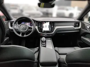 VOLVO XC60 B4 Ultimate Dark Diesel AWD 360 Kamera Pano