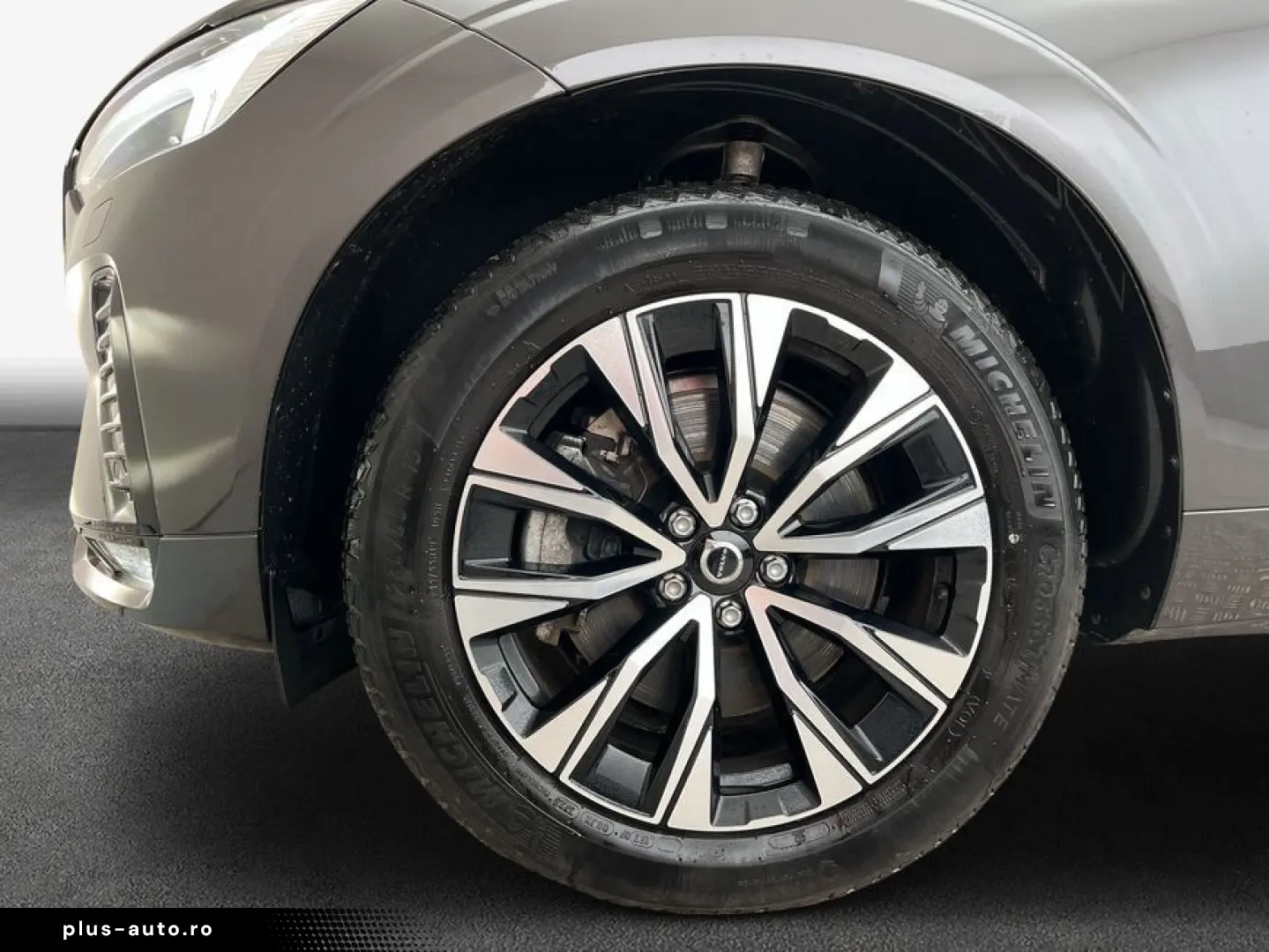 VOLVO XC60 B4 D AWD Plus Dark