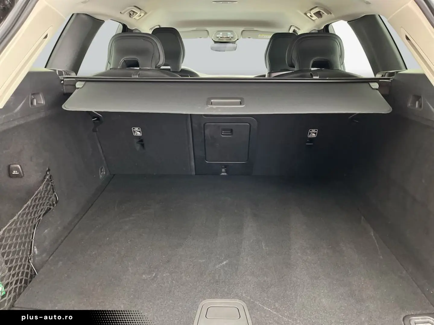 VOLVO XC60 B4 D AWD Plus Dark