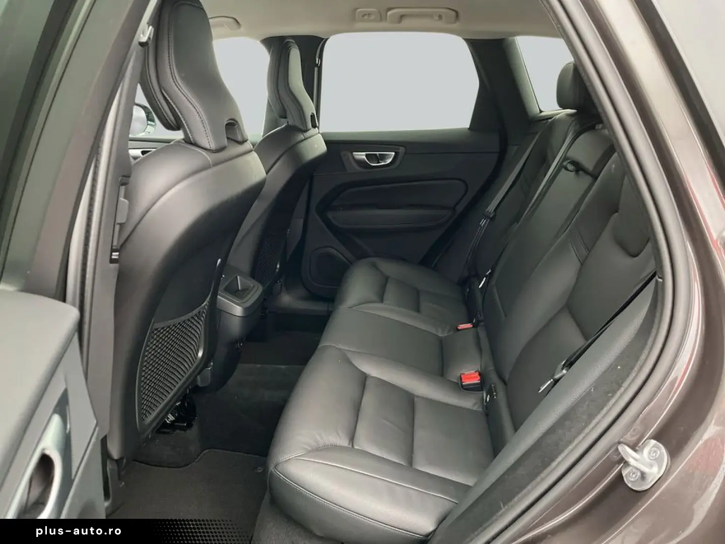 VOLVO XC60 B4 D AWD Plus Dark