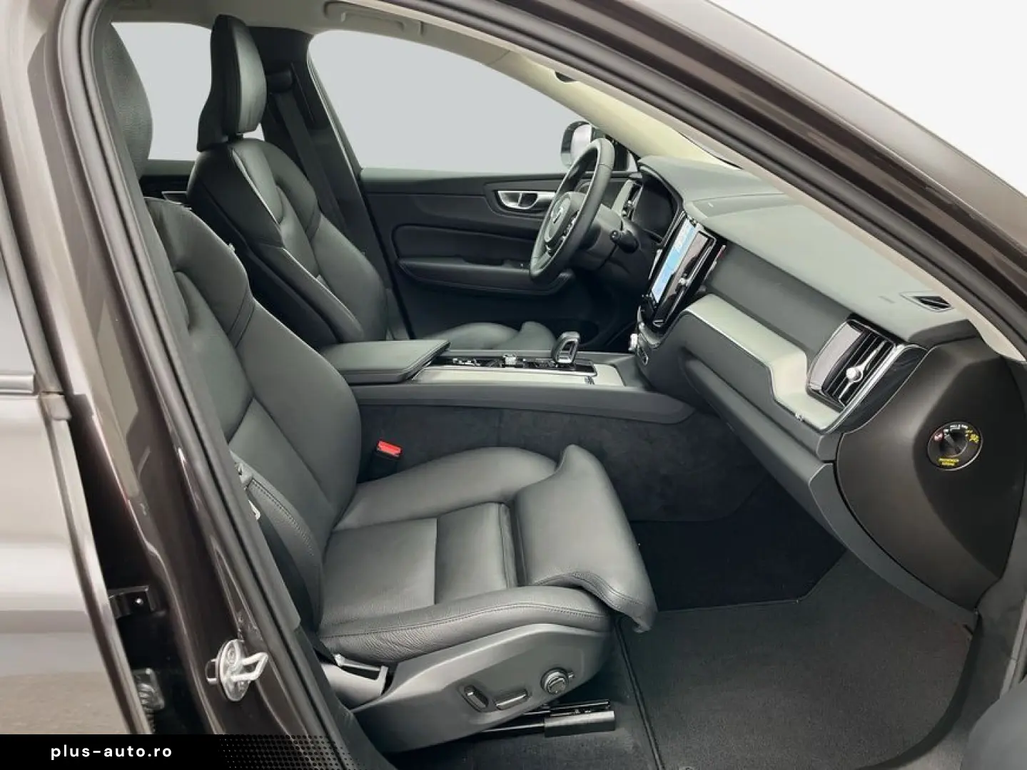 VOLVO XC60 B4 D AWD Plus Dark