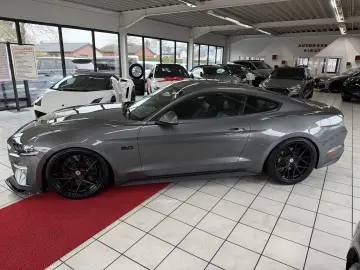 FORD Mustang GT Fastback 5.0 Liter 20 Zoll Gewindefah