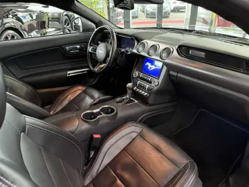 FORD Mustang GT Fastback 5.0 Liter 20 Zoll Gewindefah