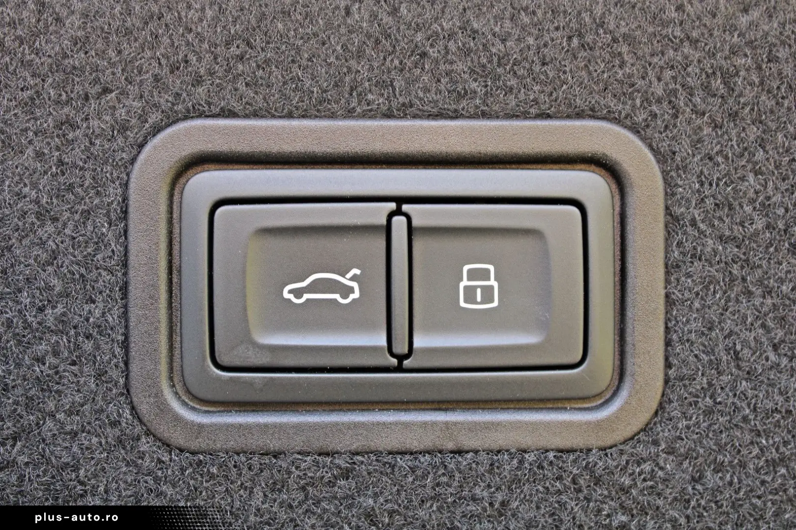 AUDI A8 60TFSIe qu S LINE BLACK PANO HUD DIGMATRIX TV