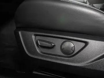 FORD Mustang GT 5.0 Ti-VCT V8 Fastback  PREMIUM2 KAME