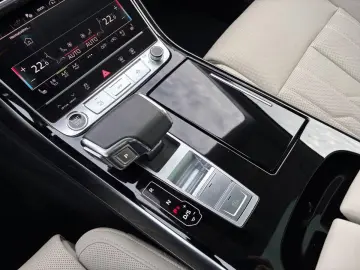 AUDI A8 60 TFSIe L quattro S LINE TV MATRIX PANO B&O