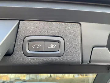 VOLVO XC60 Momentum Pro AWD B5 Diesel EU6d digitales C