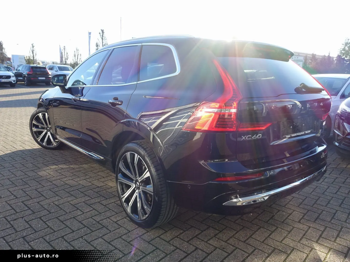 VOLVO XC60 Ultimate B5 AWD Bright 360  FourC AHK StndH