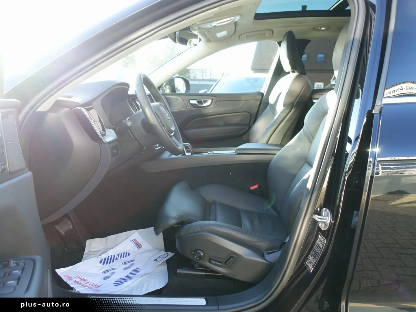 VOLVO XC60 Ultimate B5 AWD Bright 360  FourC AHK StndH