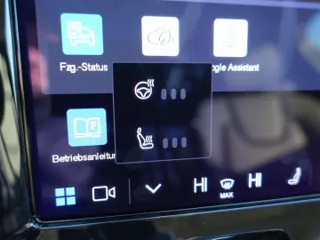 VOLVO XC60 Ultimate B5 AWD Bright 360  FourC AHK StndH