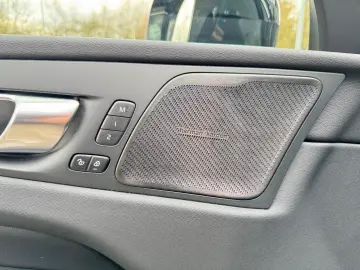 VOLVO XC60 B5 D AWD ULTIMATE BRIGHT-AHK-Luft-Sthzg-360