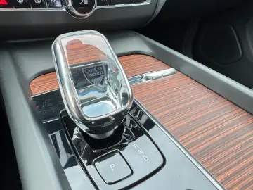 VOLVO XC60 B5 D AWD ULTIMATE BRIGHT-AHK-Luft-Sthzg-360