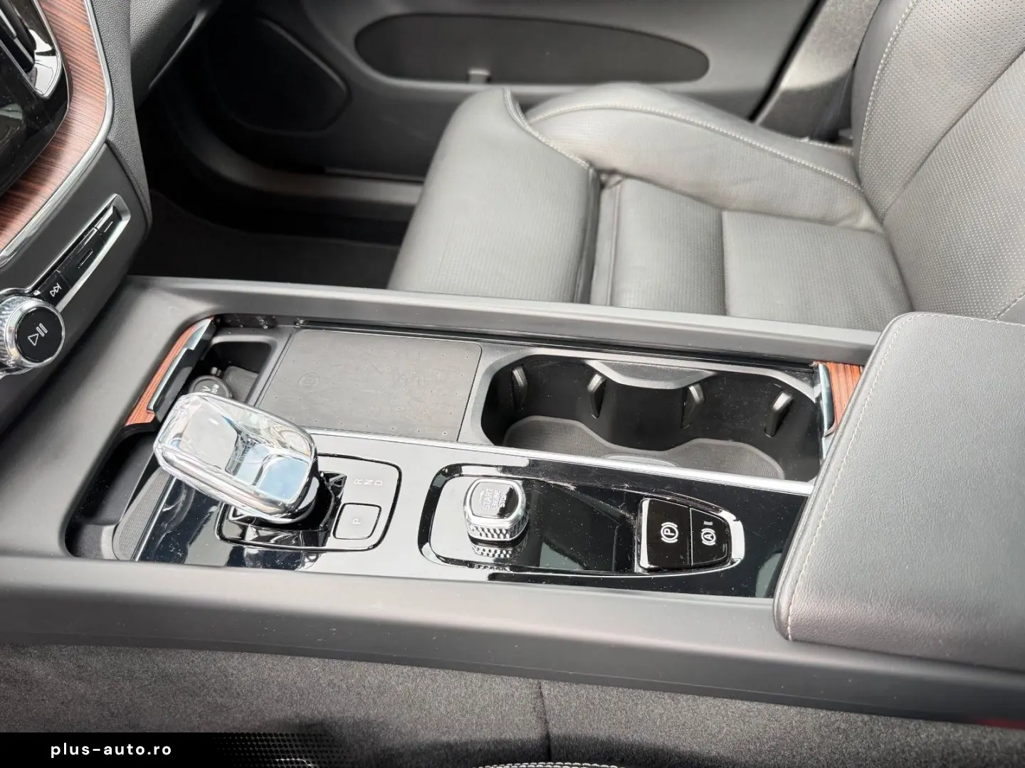 VOLVO XC60 B5 D AWD ULTIMATE BRIGHT-AHK-Luft-Sthzg-360