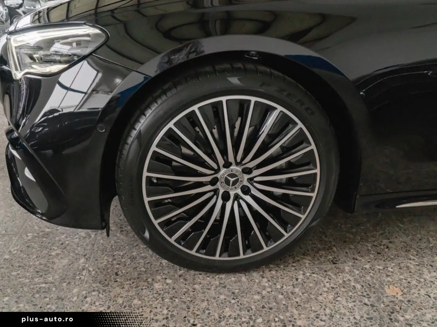 MERCEDES-BENZ E 200 AMG-Sport Pano Burm HUD Distr 20