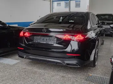 MERCEDES-BENZ E 200 AMG-Sport Pano Burm HUD Distr 20