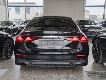 MERCEDES-BENZ E 200 AMG-Sport Pano Burm HUD Distr 20