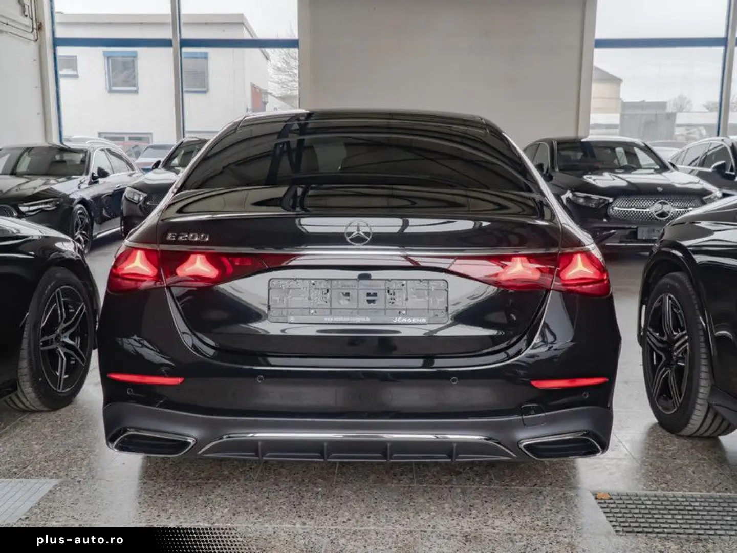 MERCEDES-BENZ E 200 AMG-Sport Pano Burm HUD Distr 20