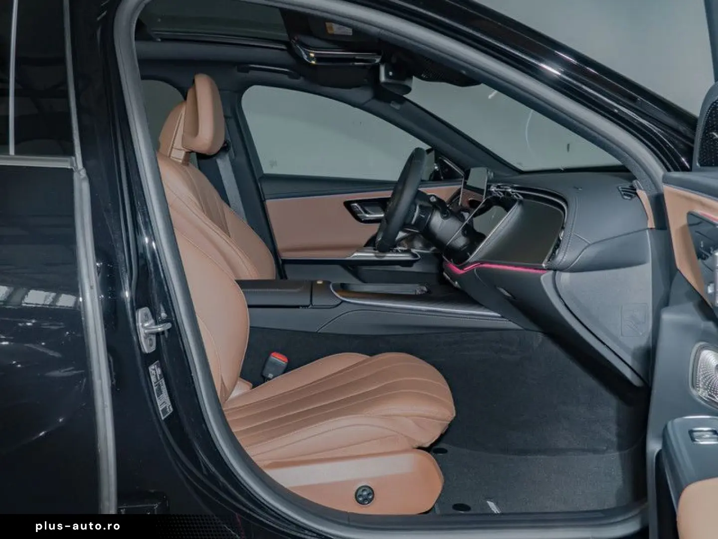 MERCEDES-BENZ E 200 AMG-Sport Pano Burm HUD Distr 20