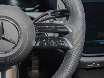 MERCEDES-BENZ E 200 AMG-Sport Pano Burm HUD Distr 20