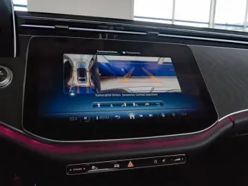 MERCEDES-BENZ E 200 AMG-Sport Pano Burm HUD Distr 20