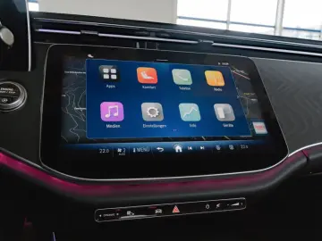 MERCEDES-BENZ E 200 AMG-Sport Pano Burm HUD Distr 20