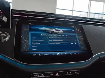 MERCEDES-BENZ E 200 AMG-Sport Pano Burm HUD Distr 20