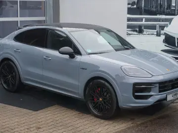 PORSCHE Cayenne Coupe S E-Hybrid Sport Design Paket HAL