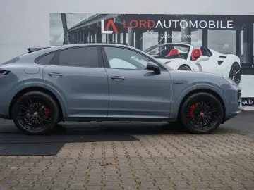 PORSCHE Cayenne Coupe S E-Hybrid Sport Design Paket HAL