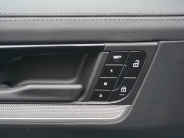 PORSCHE Cayenne Coupe S E-Hybrid Sport Design Paket HAL