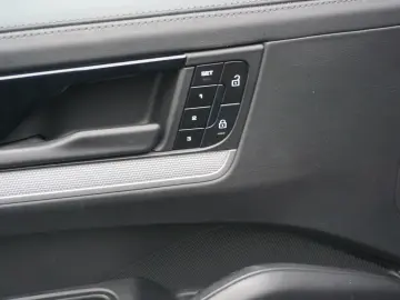 PORSCHE Cayenne Coupe S E-Hybrid Sport Design Paket HAL