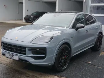 PORSCHE Cayenne Coupe S E-Hybrid Sport Design Paket HAL