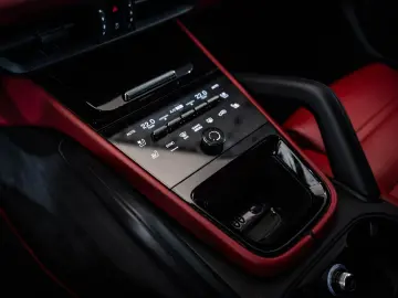 PORSCHE Cayenne Turbo GT E-Hybrid Coupe  Carbon  Alcan