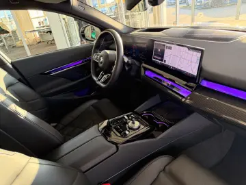 BMW 520i M Sportpaket AUT. LED HUD 360  AHK SITZBEL.