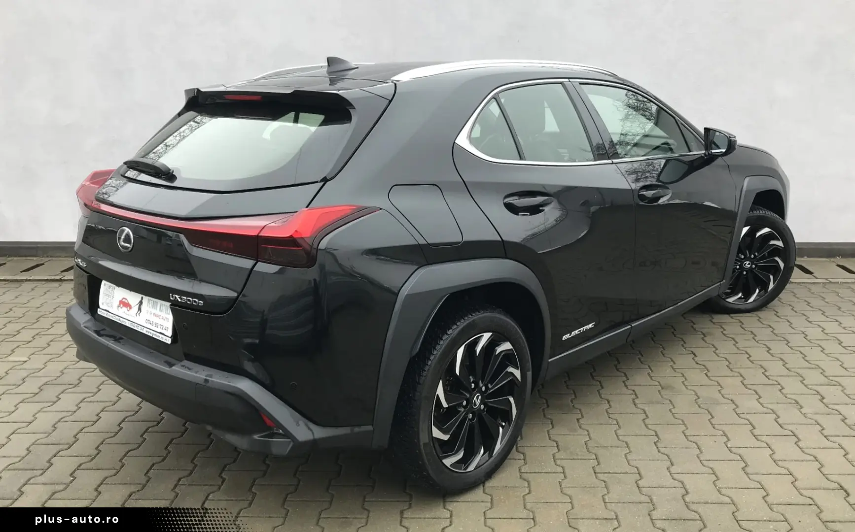 LEXUS UX300e BUSINESS