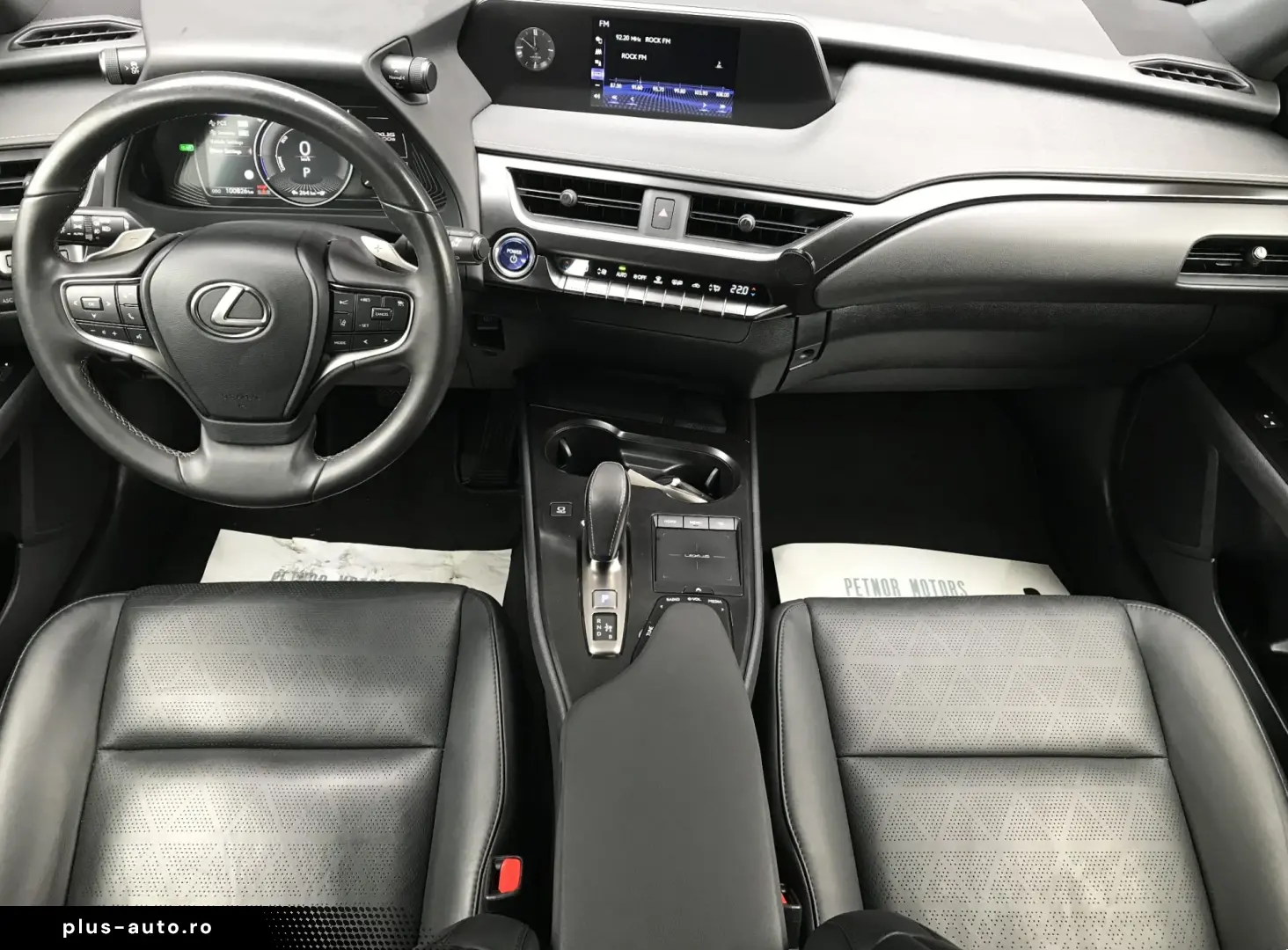 LEXUS UX300e BUSINESS