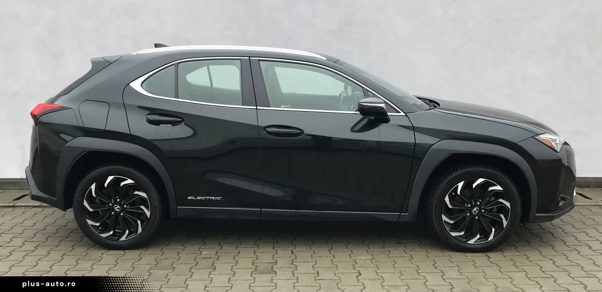LEXUS UX300e BUSINESS