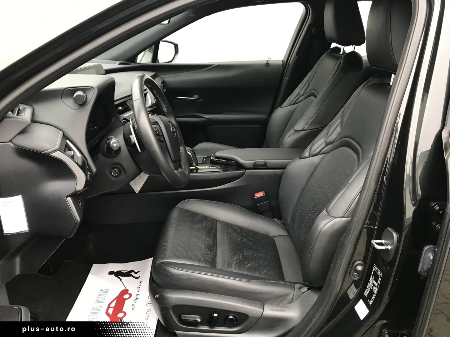 LEXUS UX300e BUSINESS