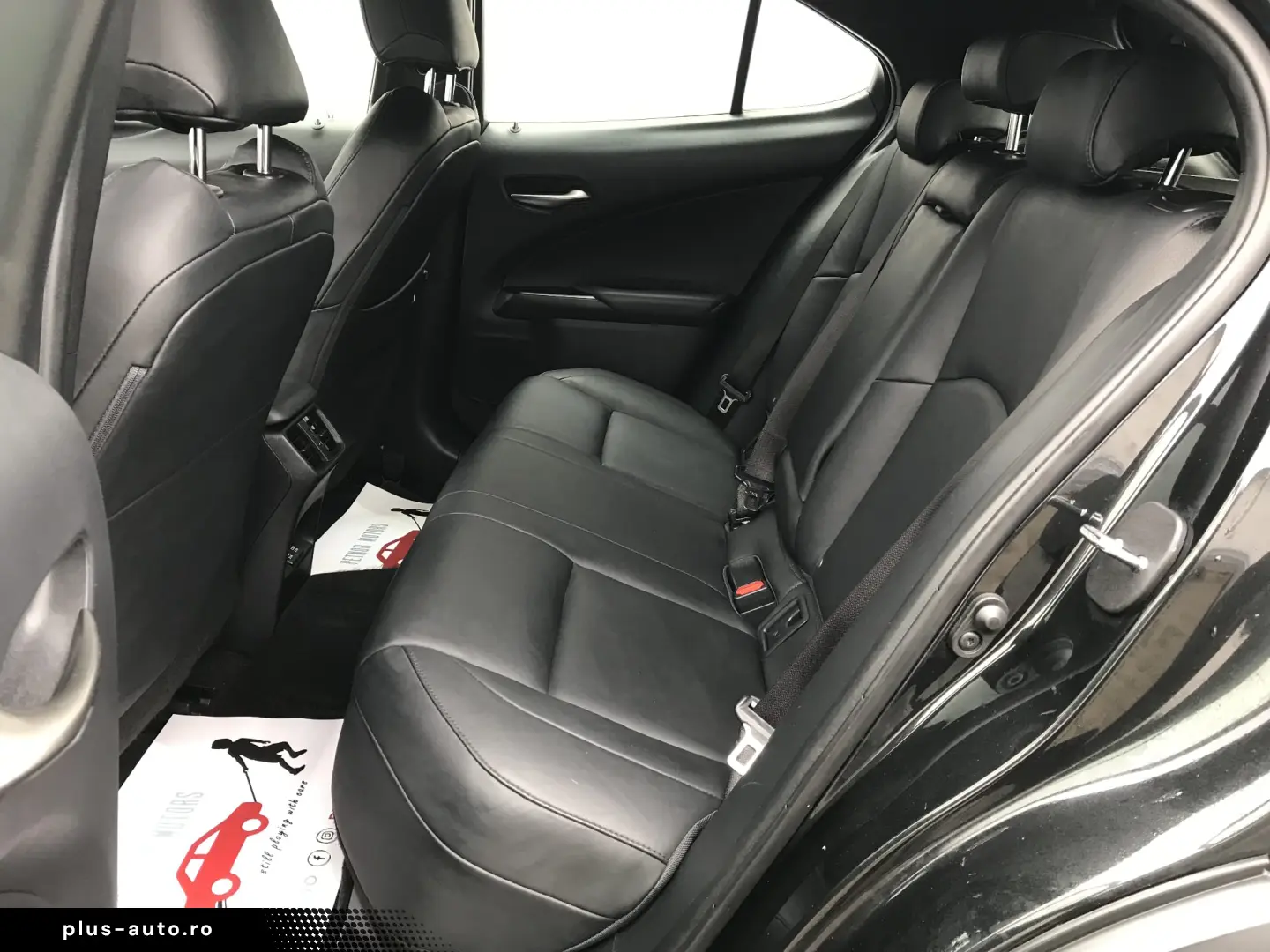 LEXUS UX300e BUSINESS