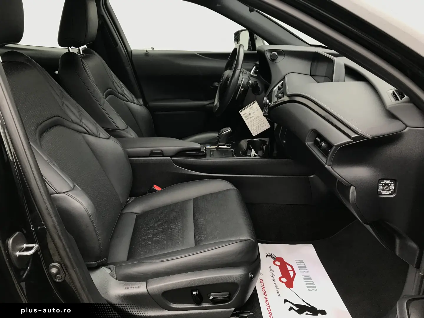 LEXUS UX300e BUSINESS