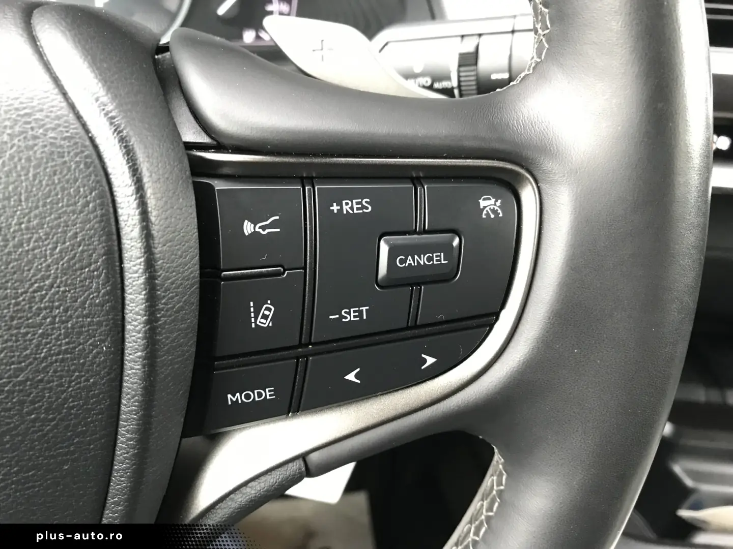 LEXUS UX300e BUSINESS