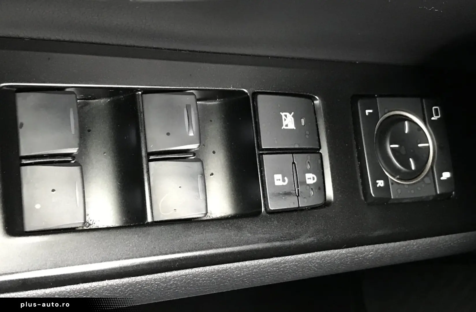 LEXUS UX300e BUSINESS