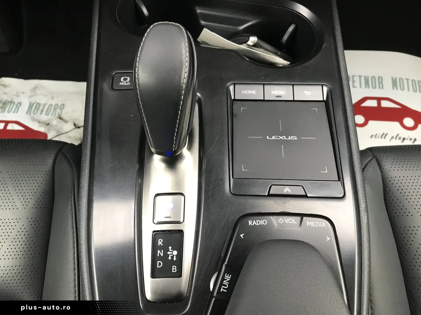 LEXUS UX300e BUSINESS