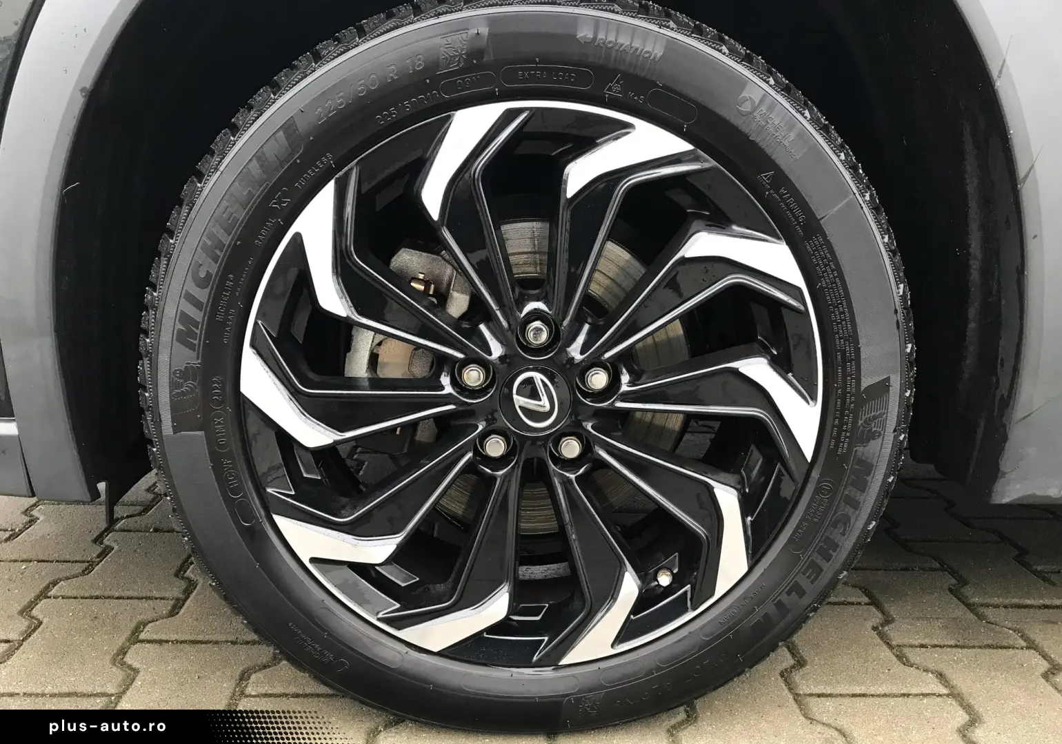 LEXUS UX300e BUSINESS