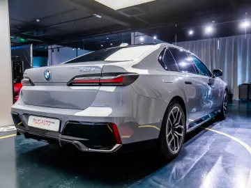 BMW 750e xDrive M-Sport  Warranty 03 27  Full PPF