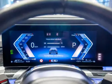 BMW 750e xDrive M-Sport  Warranty 03 27  Full PPF