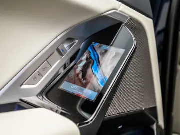 BMW 750e xDrive M-Sport  Warranty 03 27  Full PPF